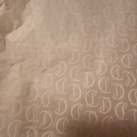 Christian Louboutin box and wrapping paper - Picture 2 of 3
